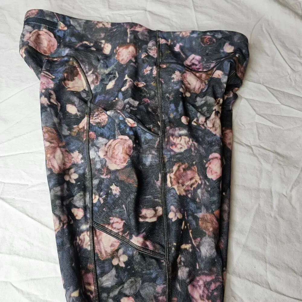 Lululemon Speed Up Crop *21
